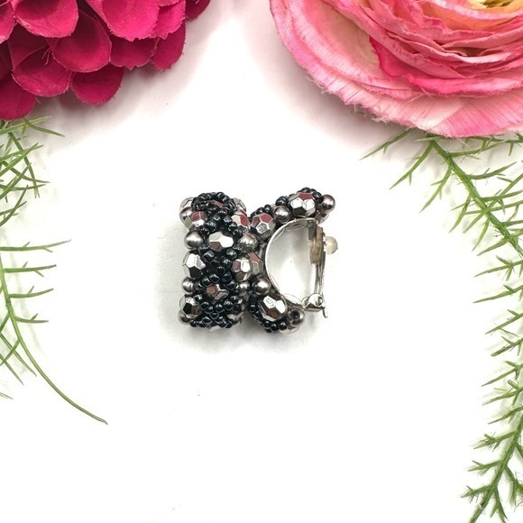 Vintage Jewelry - VINTAGE⚜️Silver Beaded Half Hoop Clip Earrings